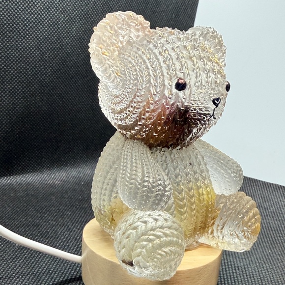 Elegant Resin Moody Bear Figurine - Cream and Brown - Picture 3 of 8